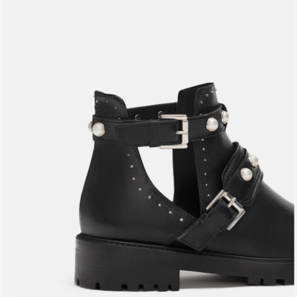 ZARA Basic Collection Flat Black Leather Ankle Boots/ Faux Mother of Pearls - Picture 3 of 11